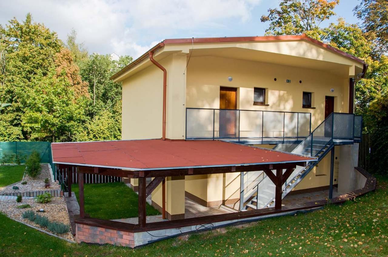 Apartmany Nad Parkem Broumov Buitenkant foto
