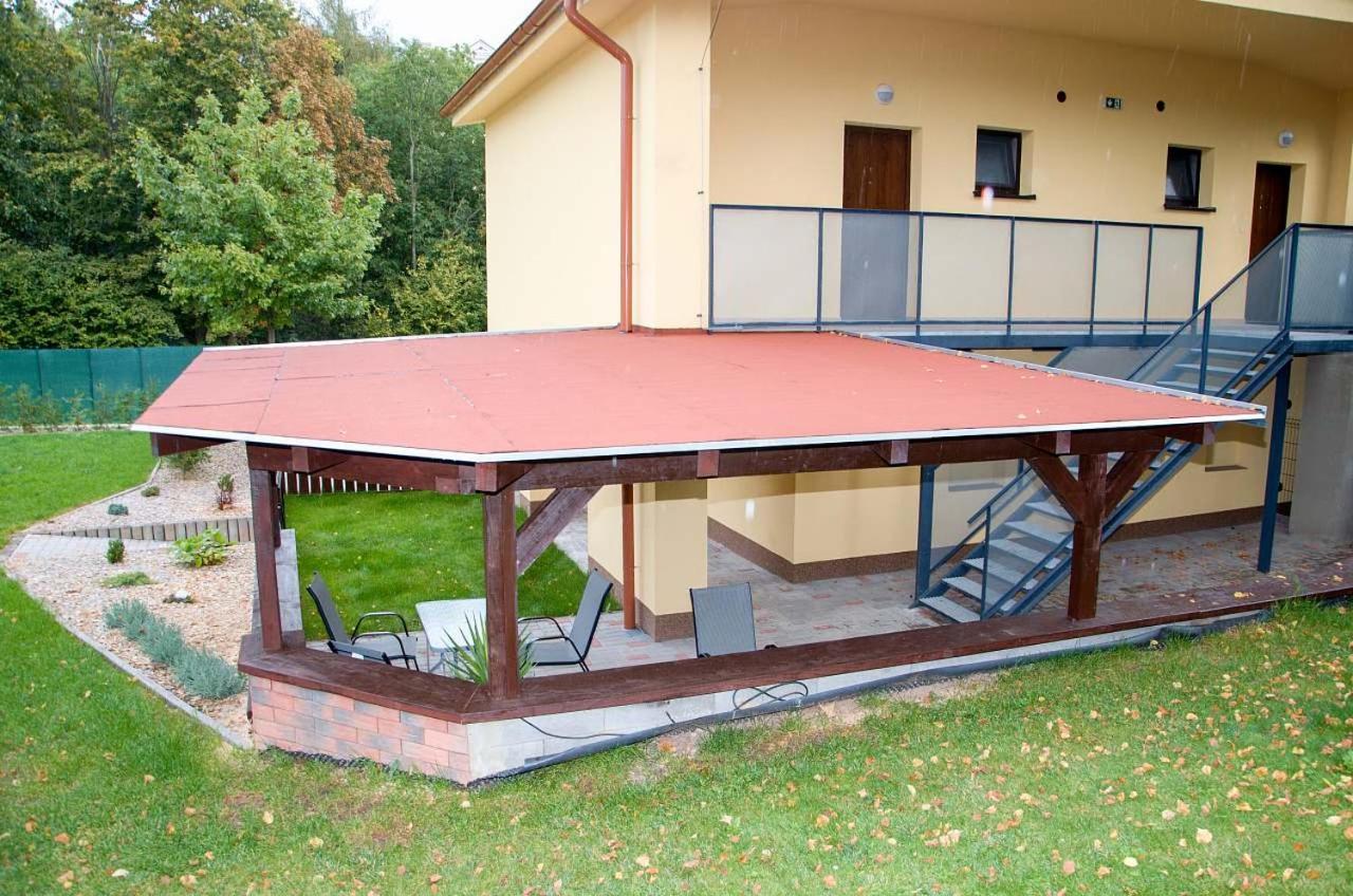 Apartmany Nad Parkem Broumov Buitenkant foto