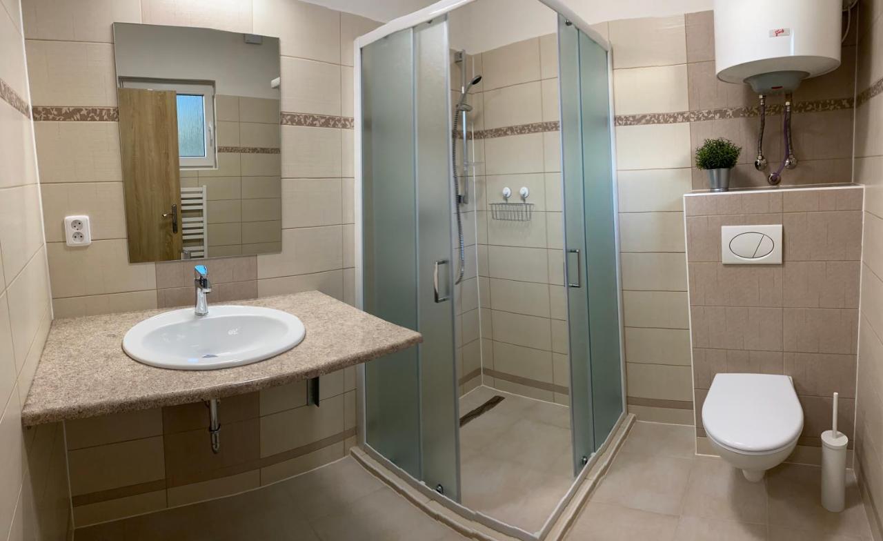 Apartmany Nad Parkem Broumov Buitenkant foto